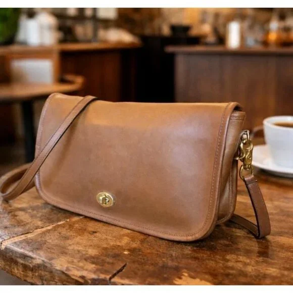 Vintage Coach 2325 British Tan NYC Glove Tanned Leather Turnlock Flap Bag USA